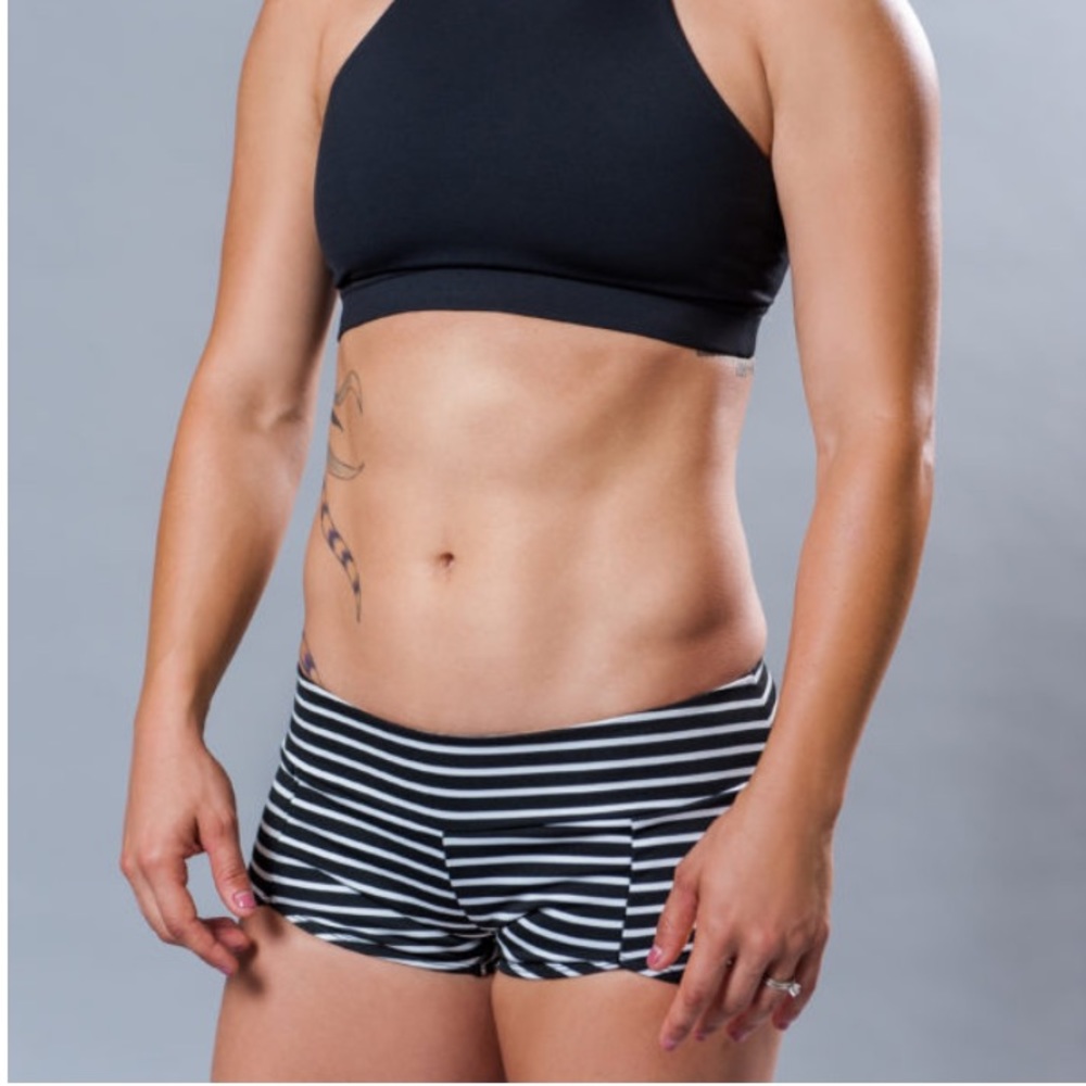 VullSport Women’s Tulip Training Short